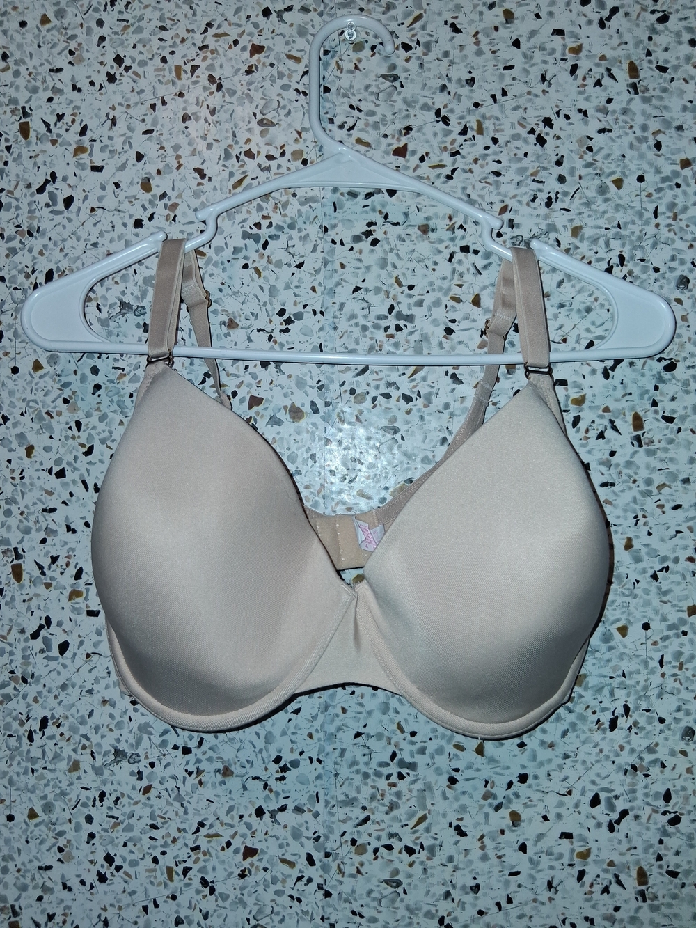 Lily Of France Tshirt Bra Size 38DD Nude Lightly Padded With Wires